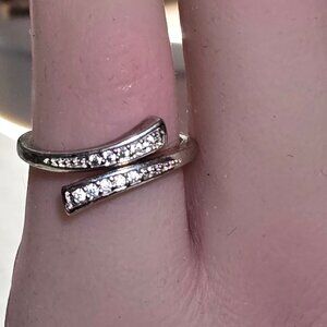 Pretty Little Bypass ring